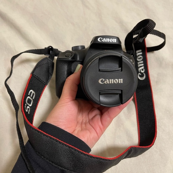 Canon Camera - Picture 6 of 7